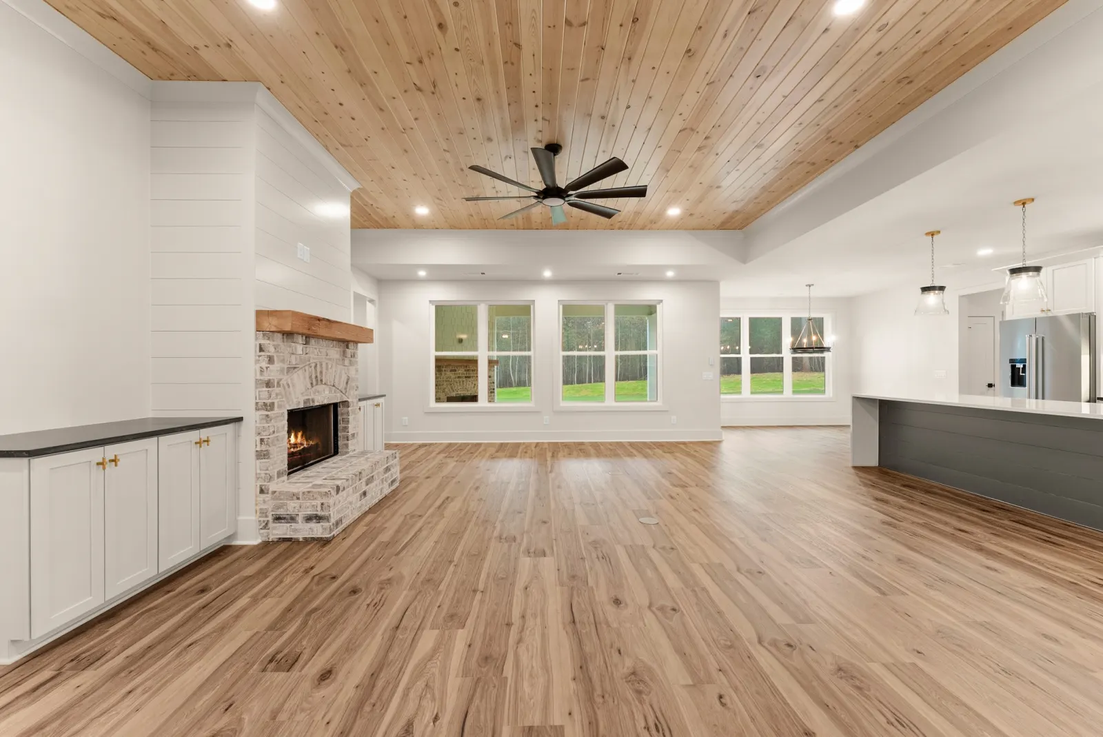 Harmony, Commerce image 9